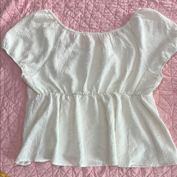 SHEIN White Textured Blouse - Picture 6 of 6